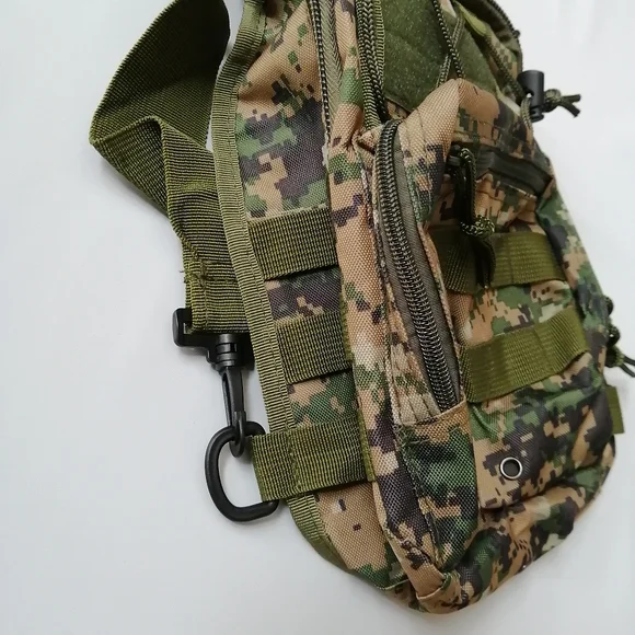 Digital Camo Bag - Picture 4 of 15